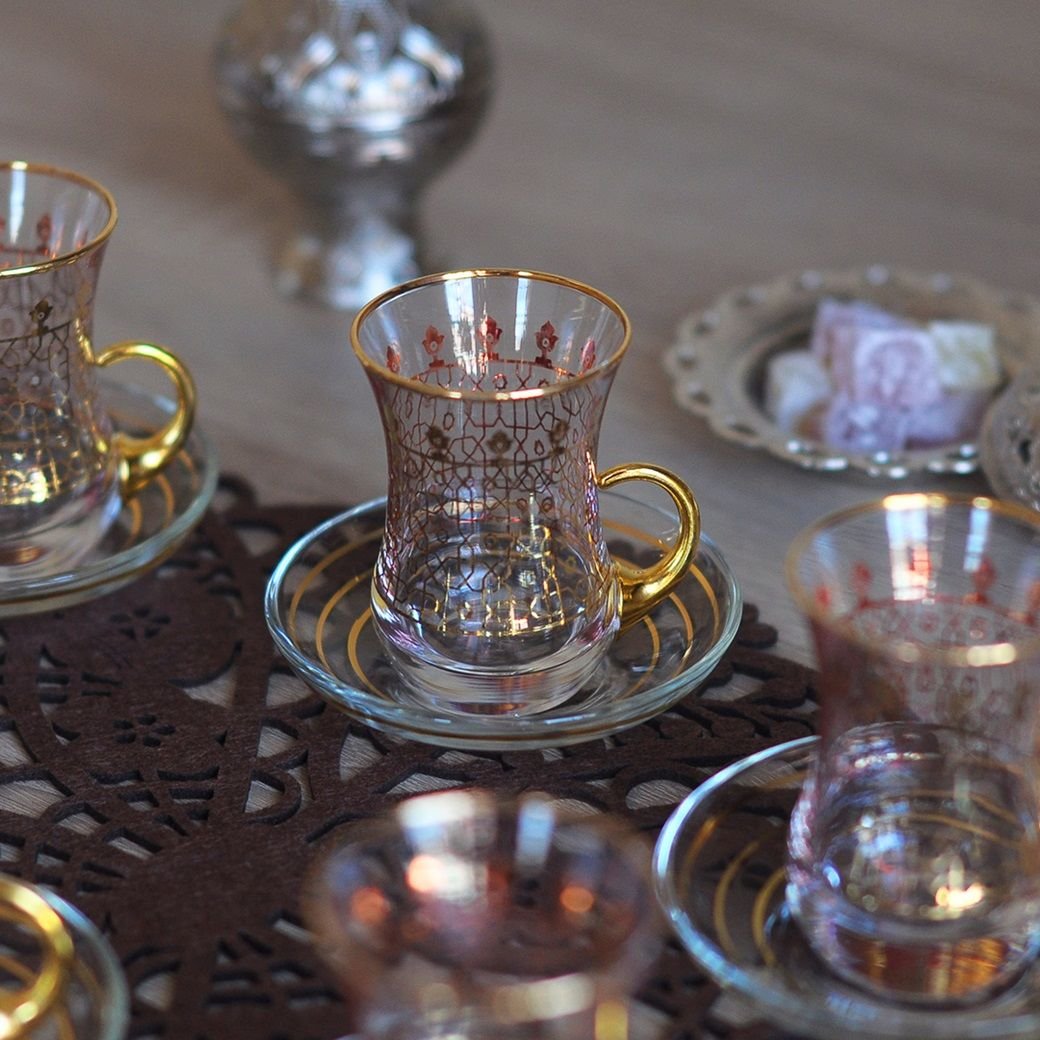 SELÇUKLU DESENLİ KULPLU ÇAY SETİ - ALTIN