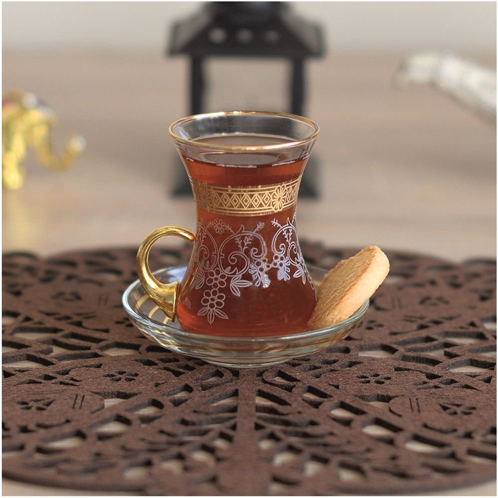 GRAVÜR DESENLİ KULPLU ÇAY SETİ ALTIN