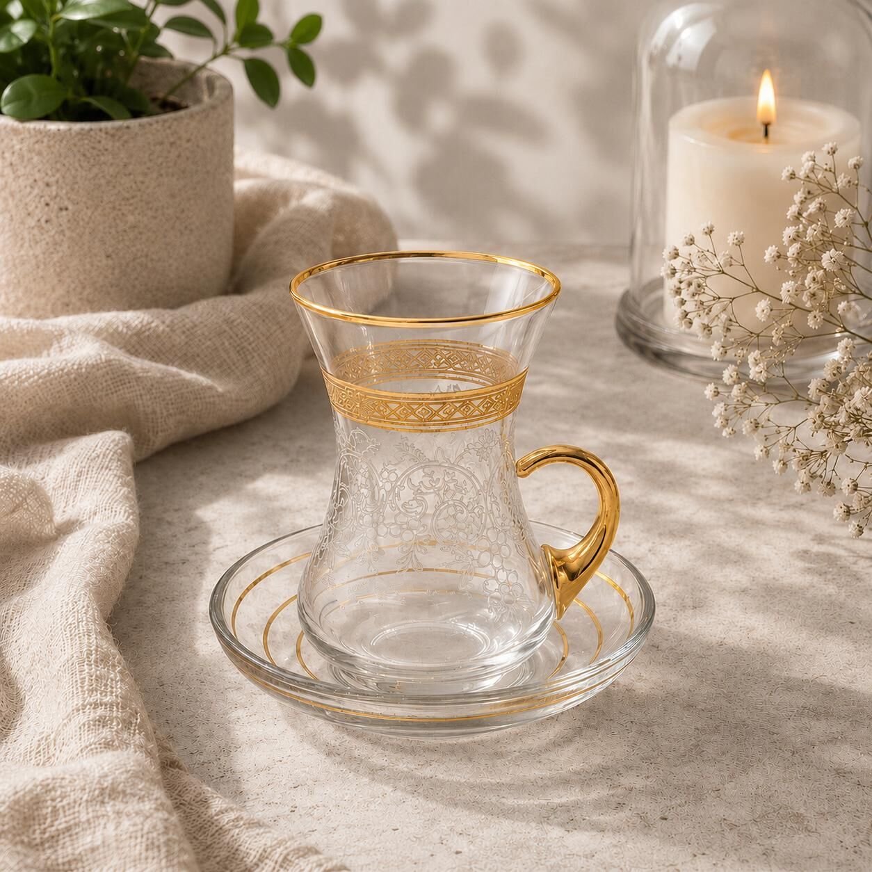 GRAVÜR DESENLİ KULPLU ÇAY SETİ ALTIN