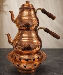 BÜYÜK BOY BAKIR SEMAVER – GELENEKSEL ÇAY KEYFİ VE ŞIK TASARIM