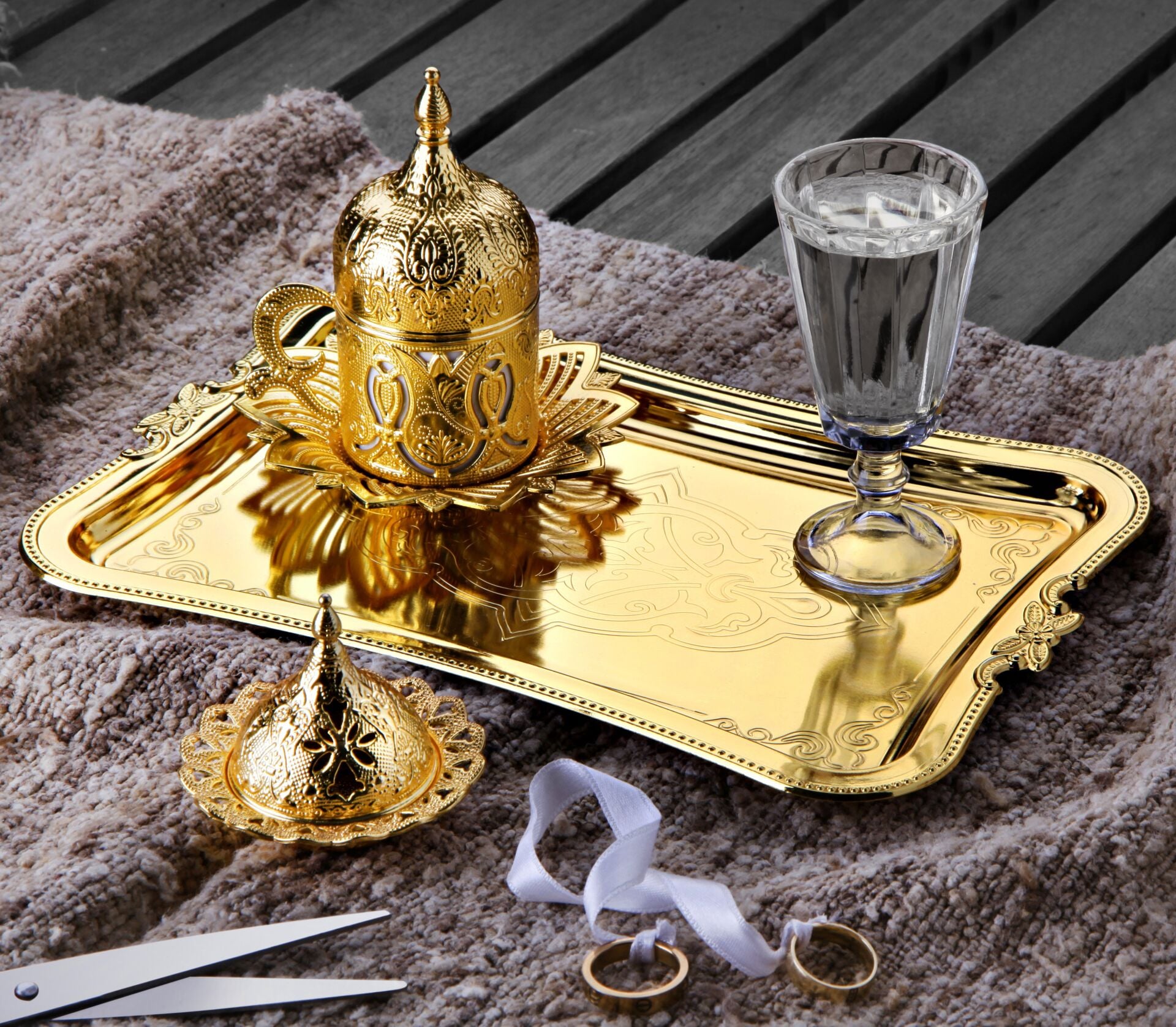 TEK KİŞİLİK DAMAT KAHVESİ SETİ – GELENEKSEL ŞIKLIK VE ZARAFET