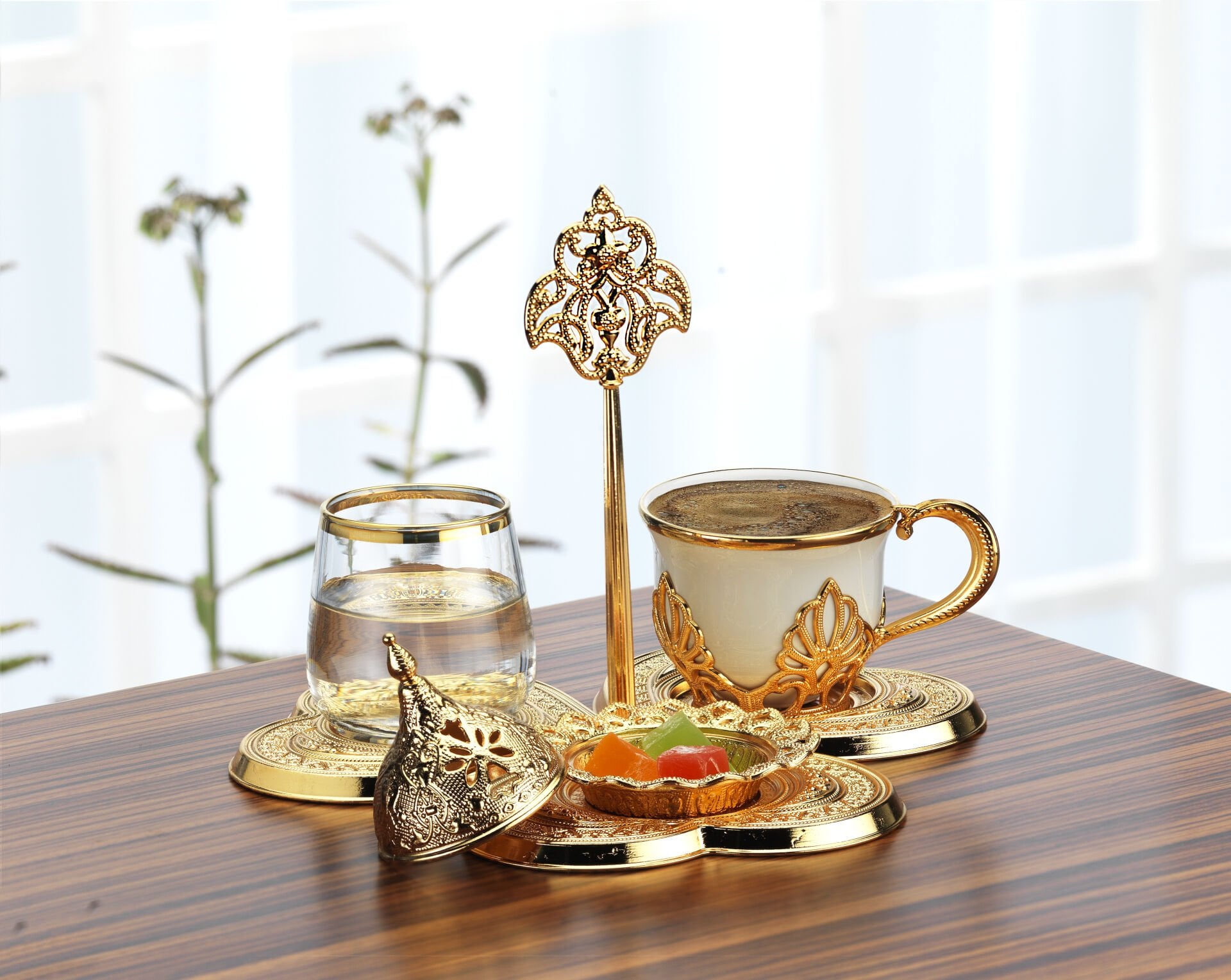 ALTIN RENK DAMAT KAHVESİ SETİ